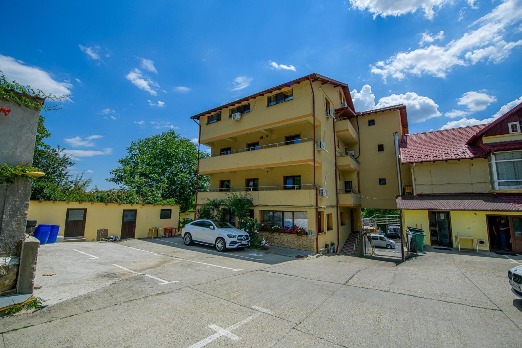 Pensiunea Domneasca Pitesti Exterior photo